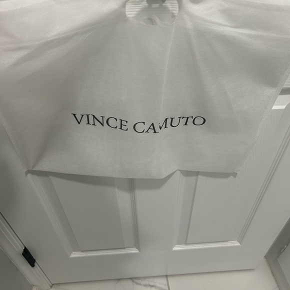 Vince Camuto Black and Gray Tote Bag - Picture 2 of 10